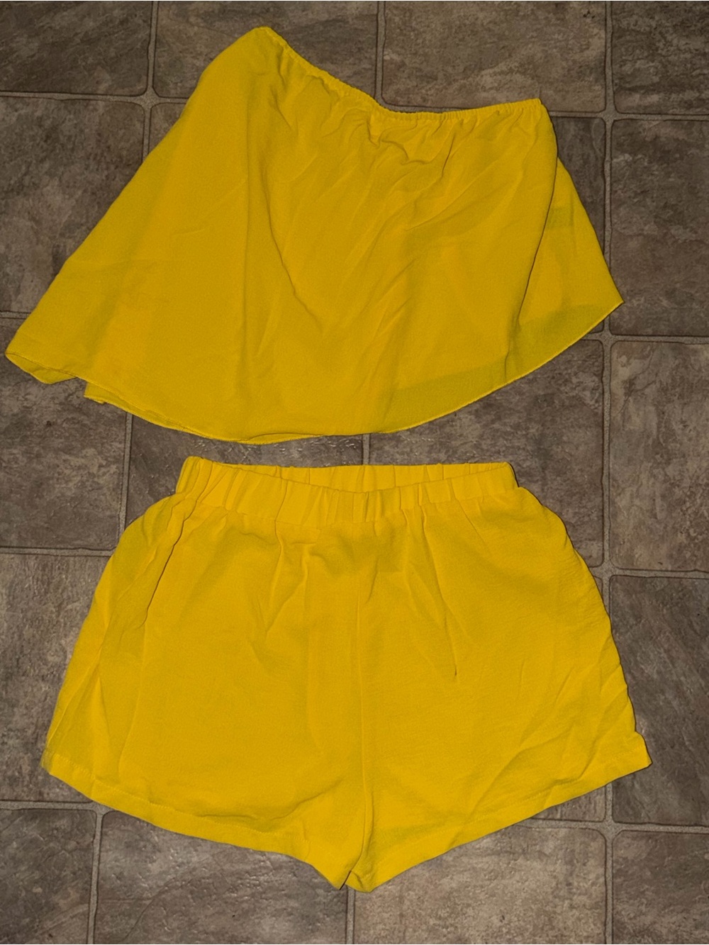 Yellow Women's Elastic-Waist Shorts - Unbranded set